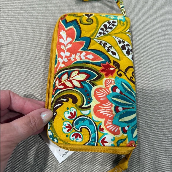 Vera Bradley Yellow and Green zip around wallet Provençal with Floral Design - Picture 6 of 6